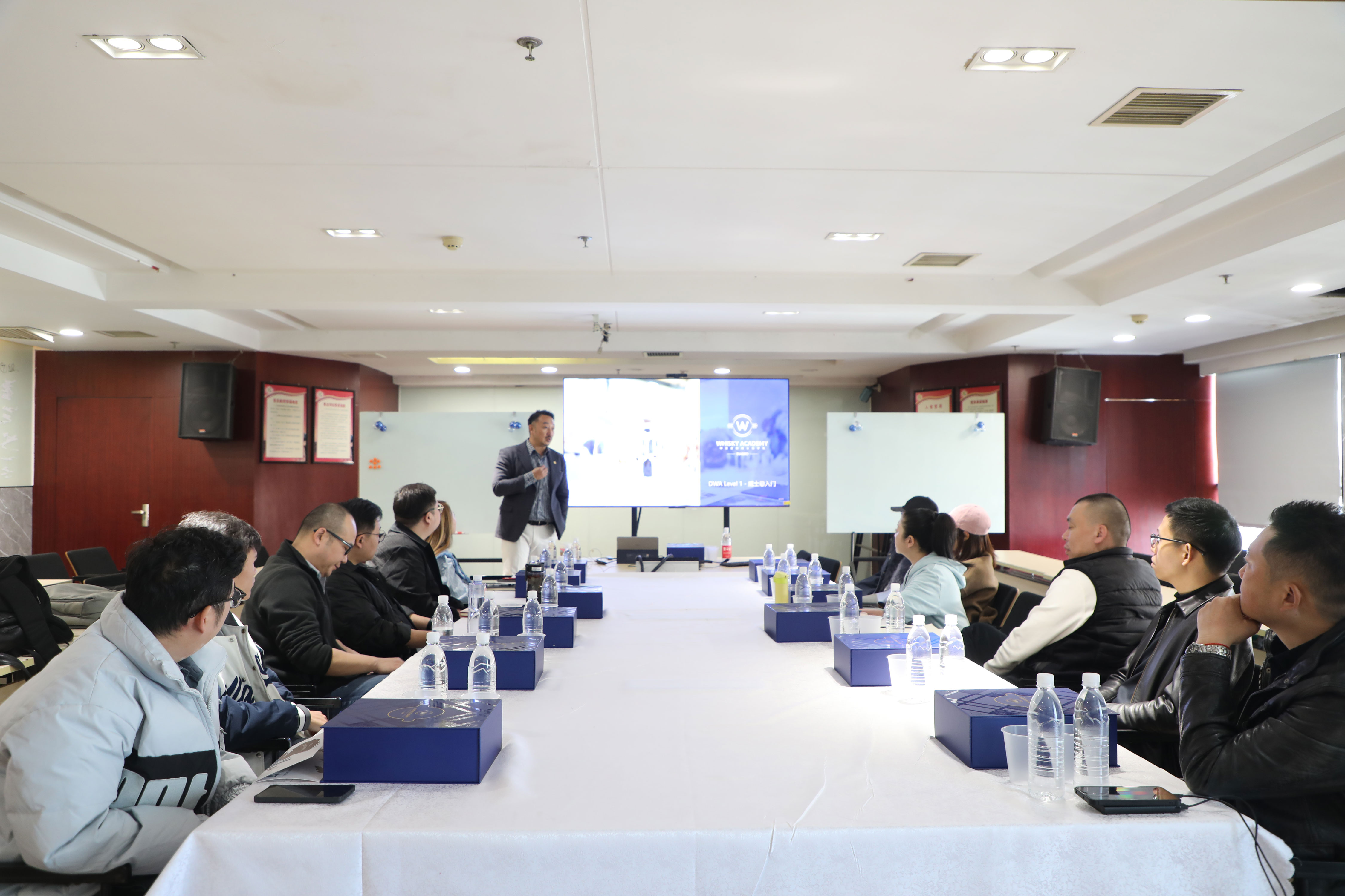 探寻“生命之水”的奥秘帝亚吉欧威士忌学院携手湖南顺兴糖酒集团举办高端品鉴会